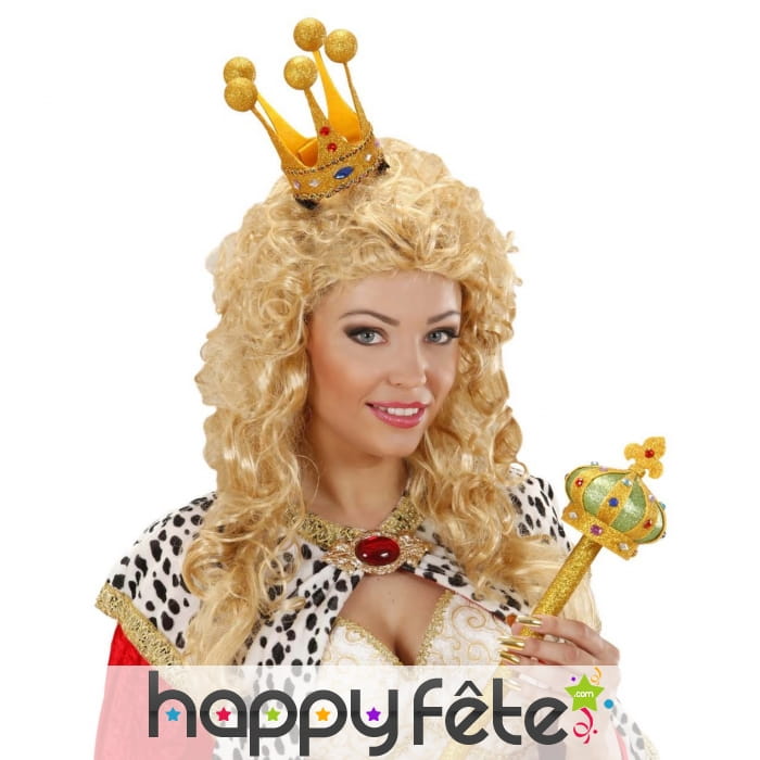 Petite et haute couronne dorée pour adulte