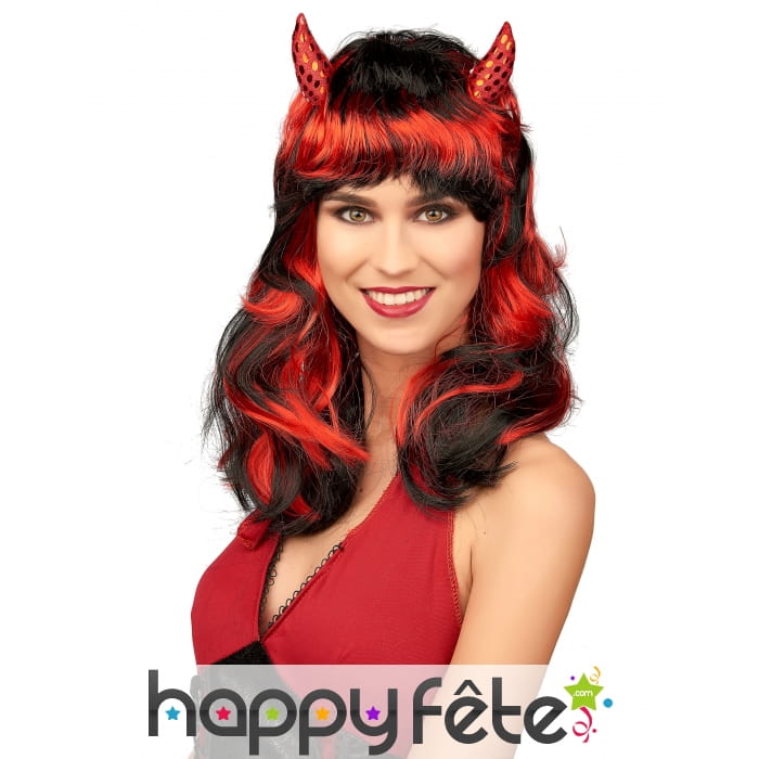 Perruque noire et rouge avec cornes pailletées