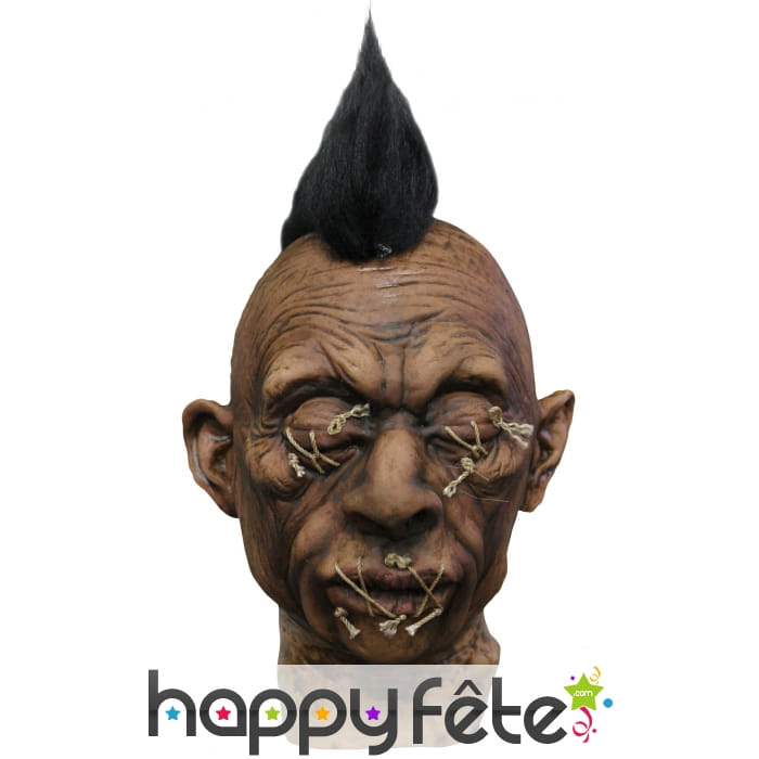 Petite tête vaudou à suspendre, yeux cousus