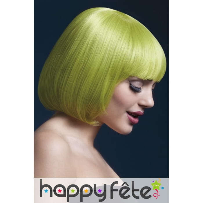 Perruque verte, carré court avec frange.