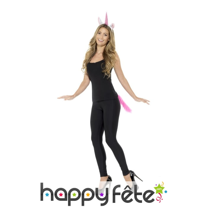 Queue et oreilles de licorne sur serre tête