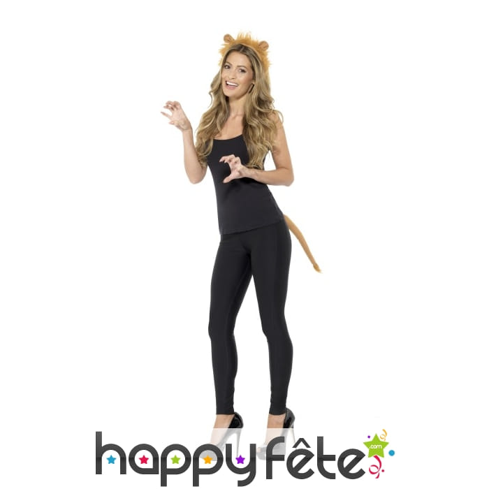 Queue et oreilles de lion sur serre tête