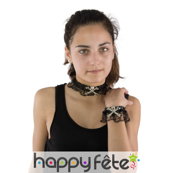 Ras de cou et bracelet dentelle et squelette