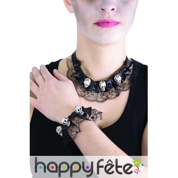 Ras de cou et bracelet dentelle et tête de mort