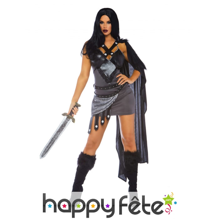Robe de guerrière du Moyen-Âge avec cape, femme