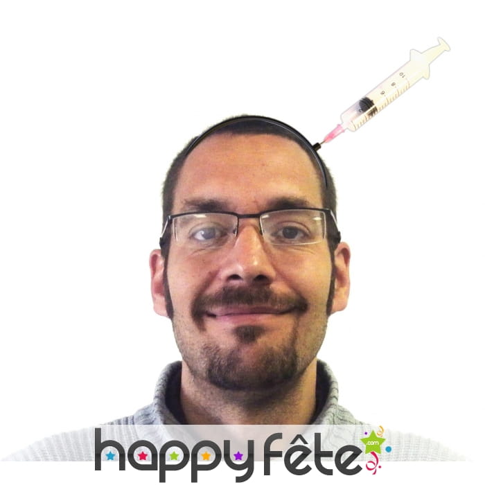 Seringue plantée dans la tête