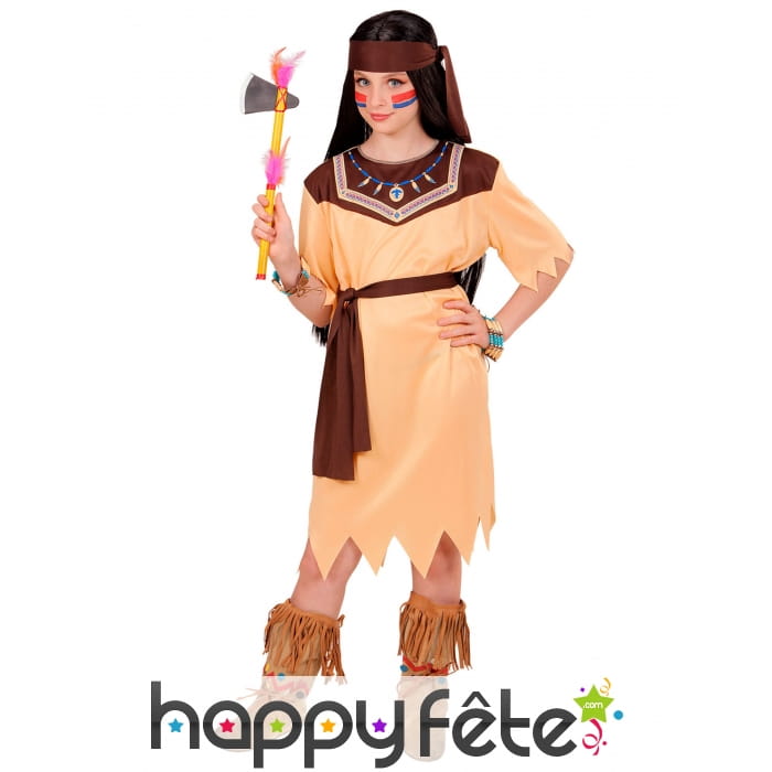 Tenue beige et marron de petite indienne