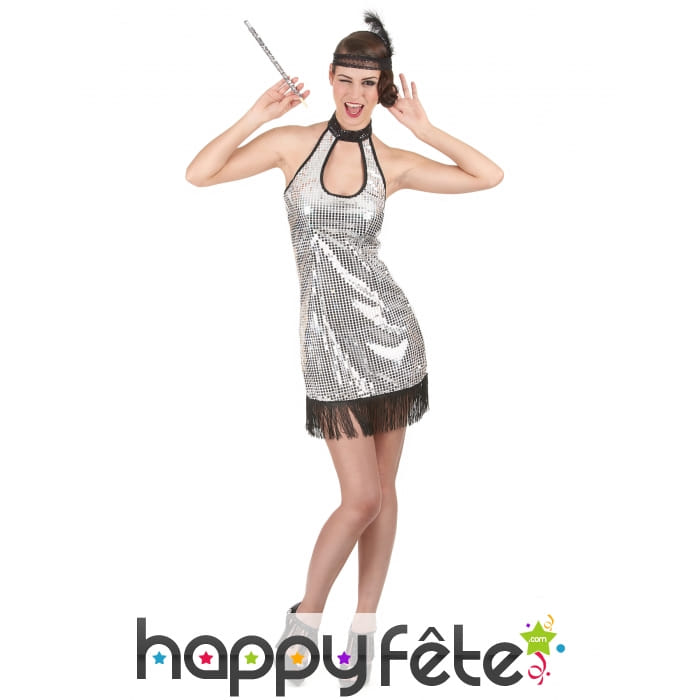 Tenue courte disco argentée avec sequins