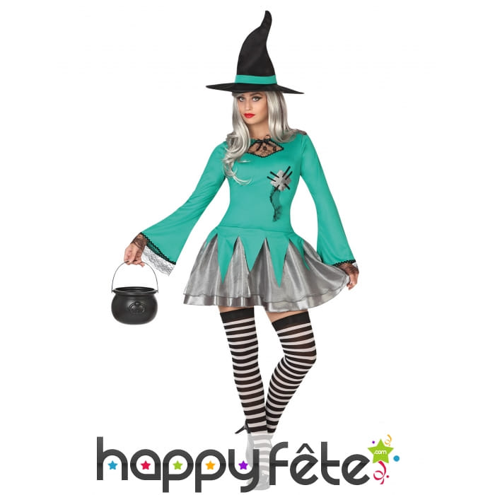 Tenue courte recousue de sorcière vert d'eau