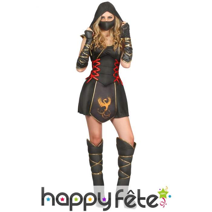 Tenue noire et dorée de femme ninja