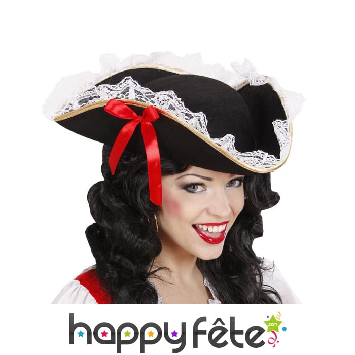 Tricorne pour dame avec dentelle et ruban rouge