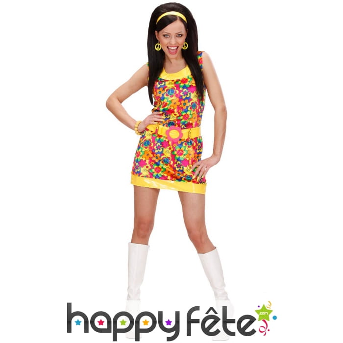 Tenue robe courte multicolore fleurie de hippie
