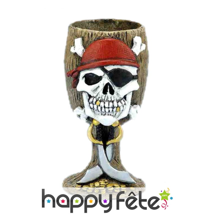 Verre de pirate avec tête de mort
