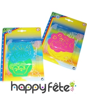 2 pochoirs de 9/9 cm