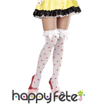 Bas blancs recouverts de coeurs rouges