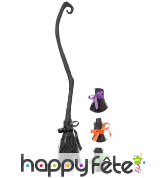 Balai de sorcière tordu en plastique noir