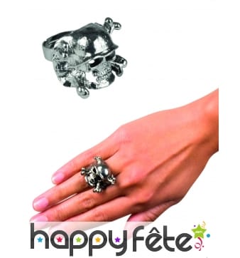 Bague tête de mort en métal