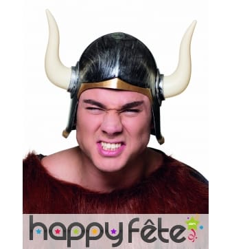 Casque avec cornes blanches