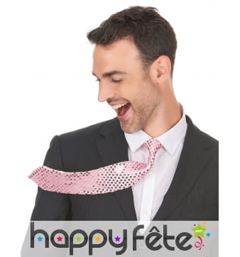 Cravate rose recouverte de sequins