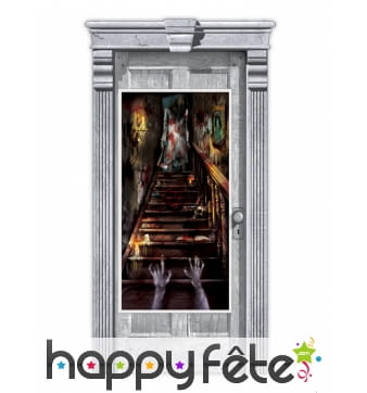 Décor de porte escalier de maison hantée