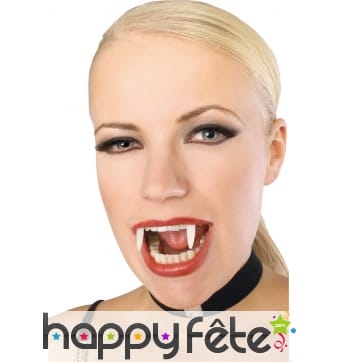 Dents phosphorescentes de vampire