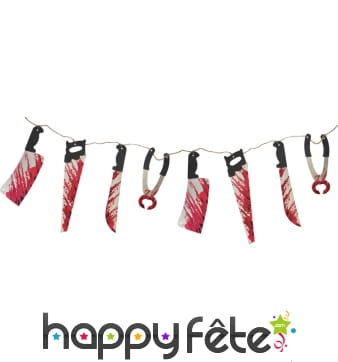 Guirlande d'outils ensanglantés