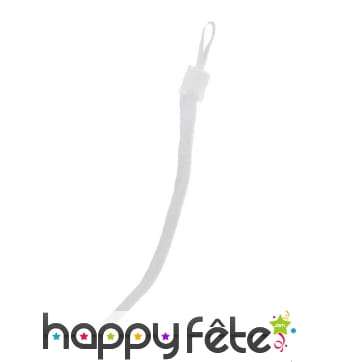 Longue et fine queue de chat blanche