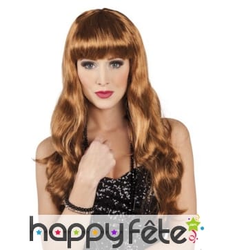 Longue perruque marron ondulée frange droite