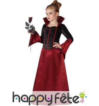 Longue robe rouge et noire de petite vampiresse