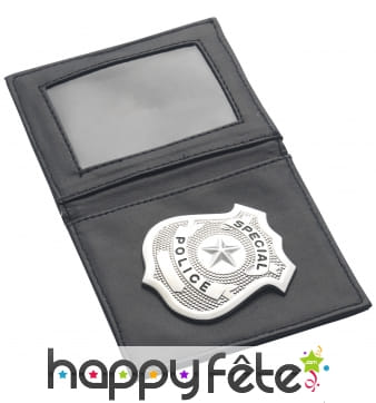 Pochette avec badge de police, policier