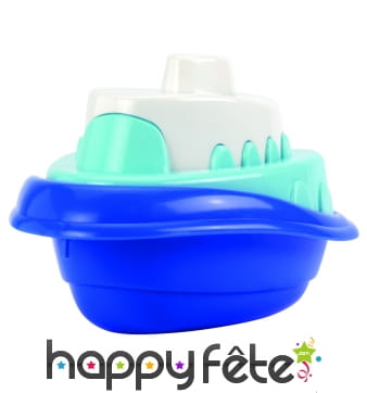 Petit bateau en plastique