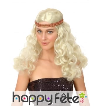 Perruque blonde hippie ondulée avec bandeau
