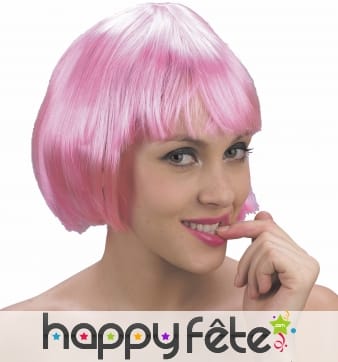 Perruque carré court rose avec frange droite