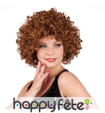 Perruque ronde bouclée châtain