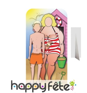 Passe tête de couple rigolos à la plage