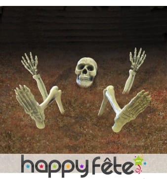 Squelette décoratif à moitié enterré