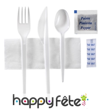 Sachets de couverts, serviette, sel poivre