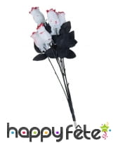 6 fausses roses blanches ensanglantées