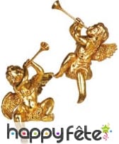 Ange assis synthétique avec trompette