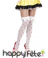 Bas blancs recouverts de coeurs rouges