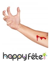 Blessure en tatouage et faux sang, image 2