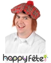 Béret motifs écossais avec cheveux roux