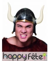 Casque avec cornes blanches