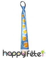 Cravate bleue décorée de verres de bières