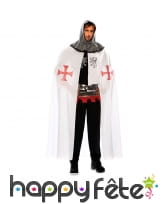 Cape blanche médiévale avec croix rouges, homme