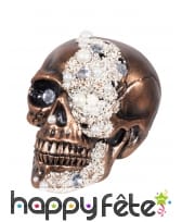 Crâne cuivré couvert de faux diamants, 21 cm