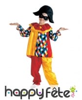 Costume coloré de petit arlequin