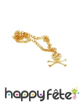 Collier doré avec pendentif tête de mort