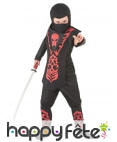 Costume de ninja noir et rouge avec tête de mort, image 1