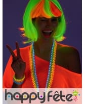 Collier de perles bleues en plastique, image 1